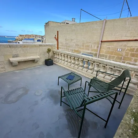 Domingo X Casa Norte * Birgu